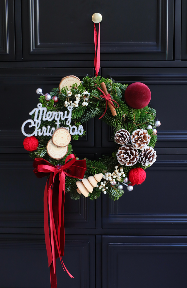 FRESH PINE CHRISTMAS WREATH