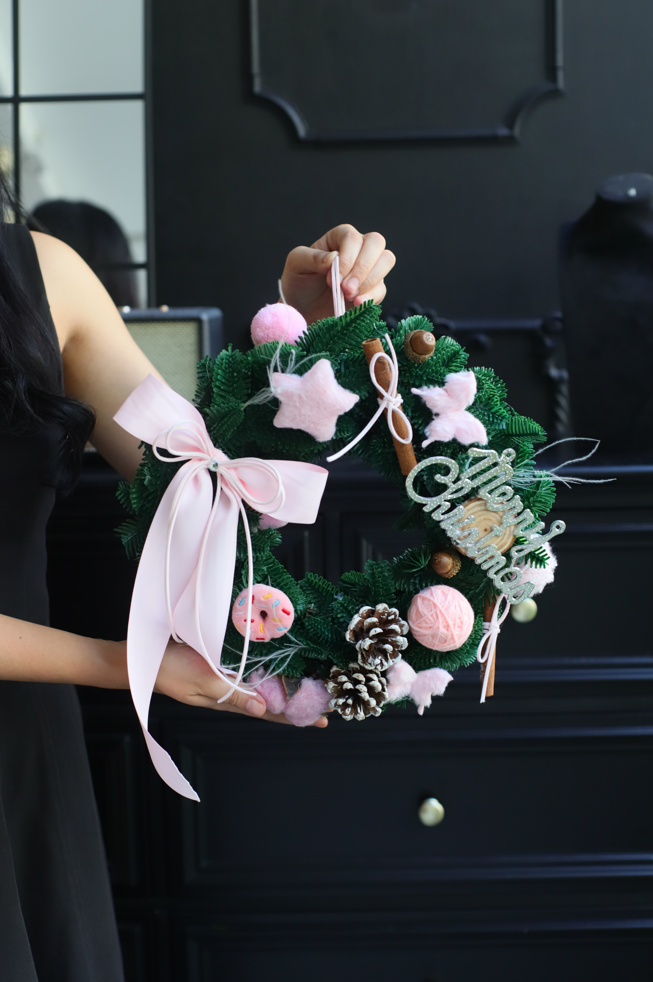 ARTIFICIAL CHRISTMAS WREATH