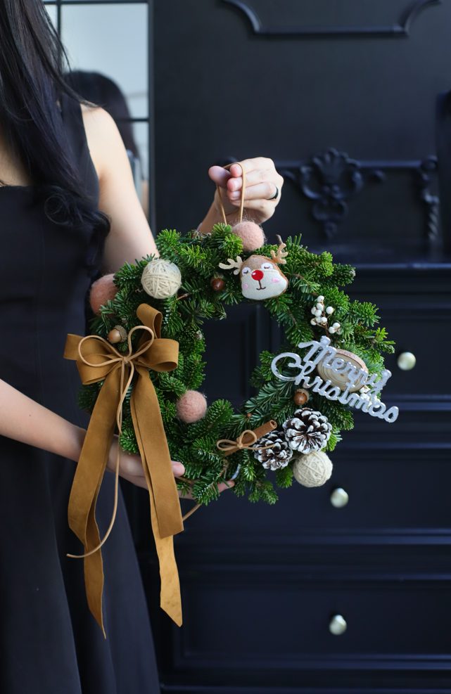 FRESH PINE CHRISTMAS WREATH