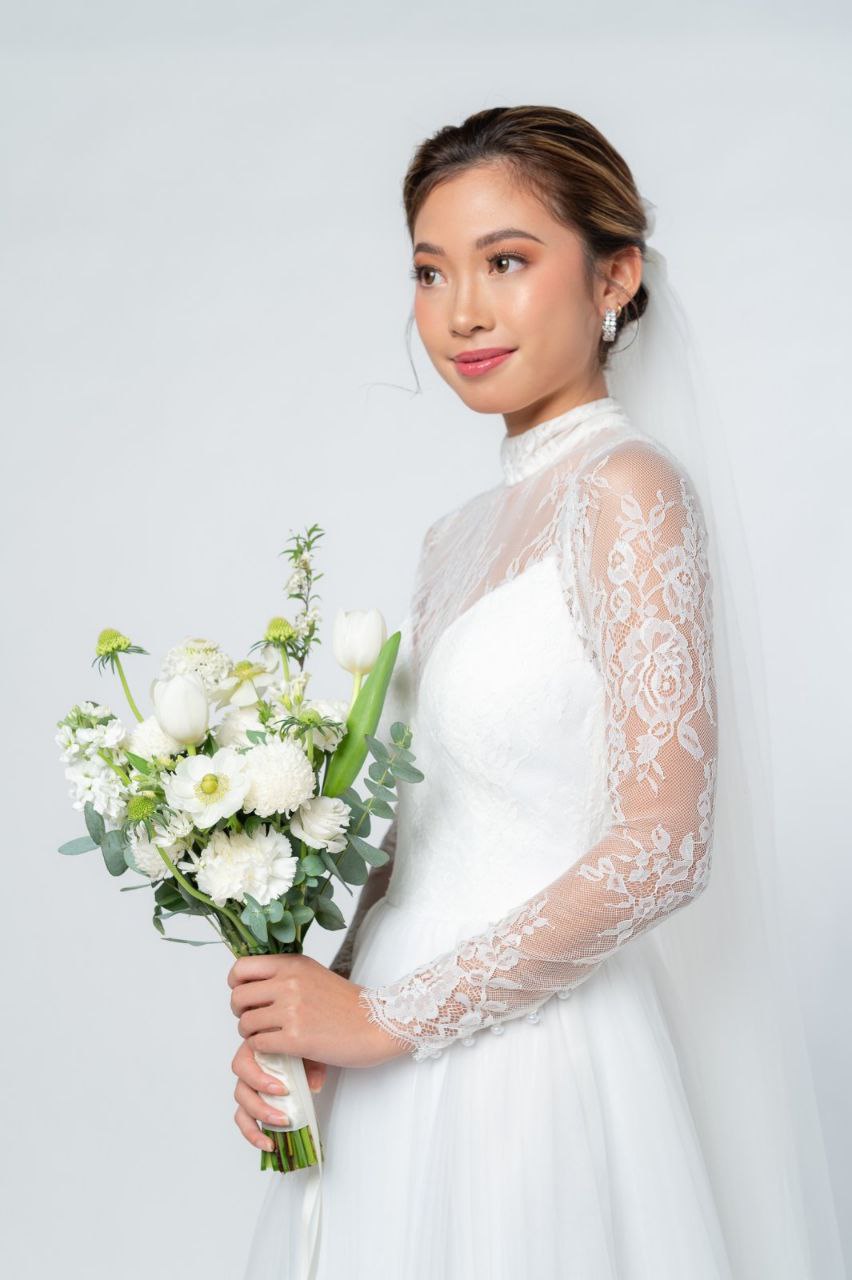 WONDERFUL IN WHITE